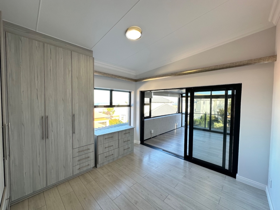 4 Bedroom Property for Sale in Hartenbos Heuwels Western Cape